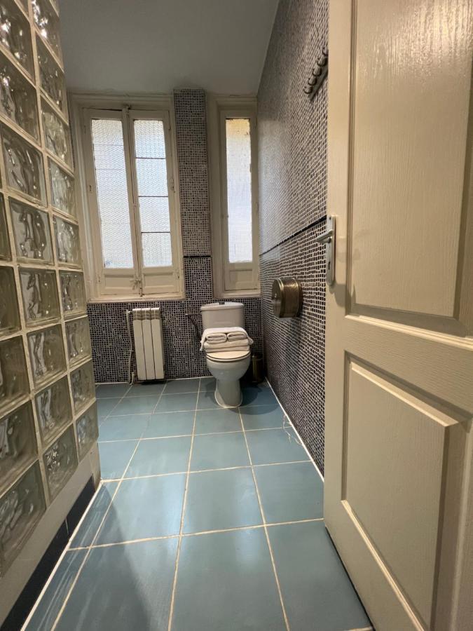 Hostal Abaaly Madrid Exteriör bild